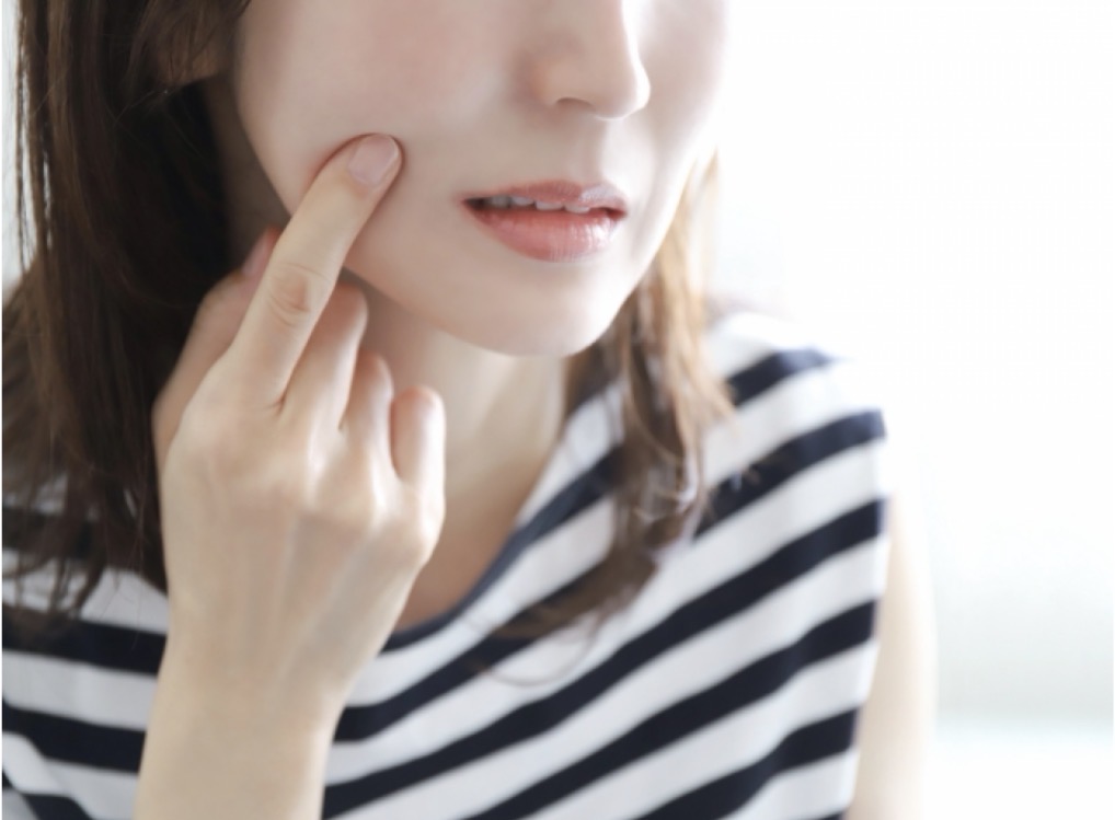 突然の「顔の動かしにくさ」に戸惑うとき