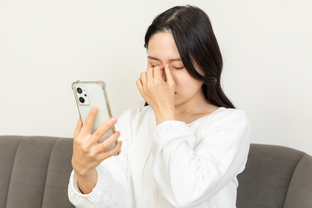 仕事の効率をさげる犯人「眼精疲労」原因と対策